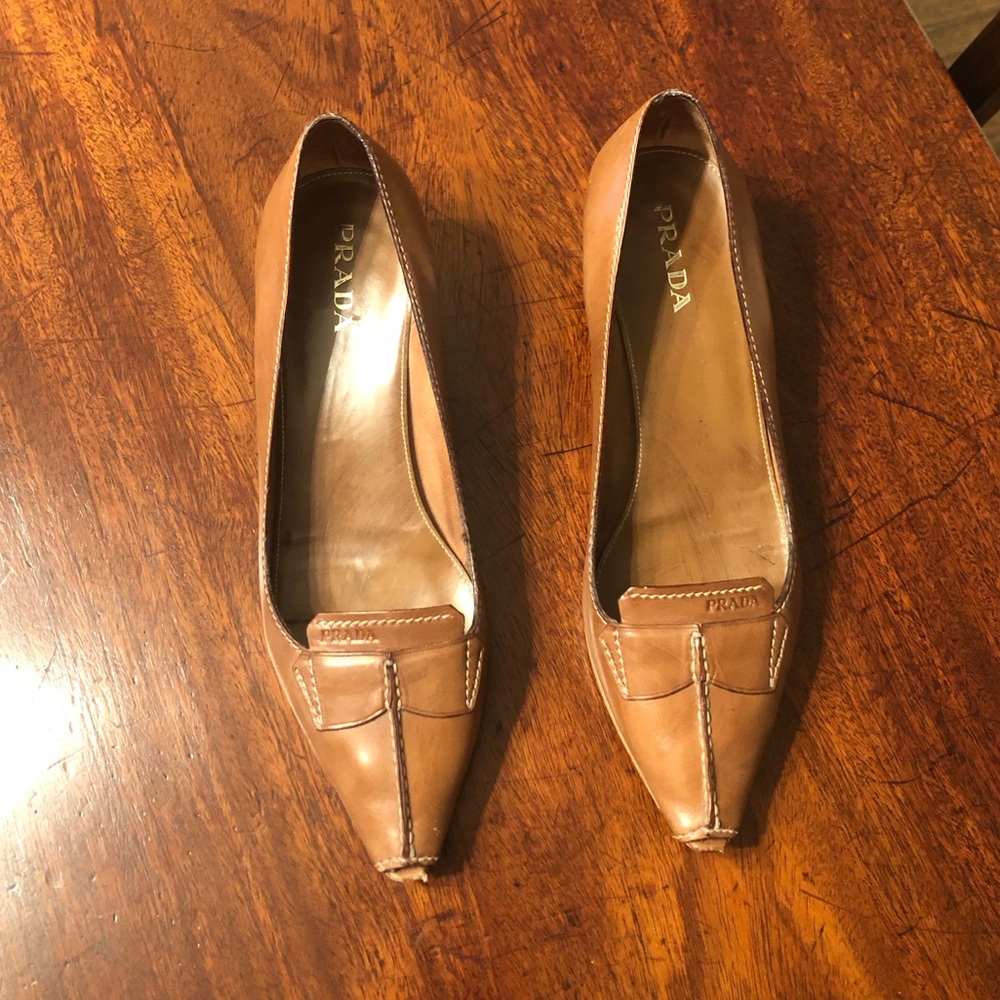 Prada leather peep toe pumps 39